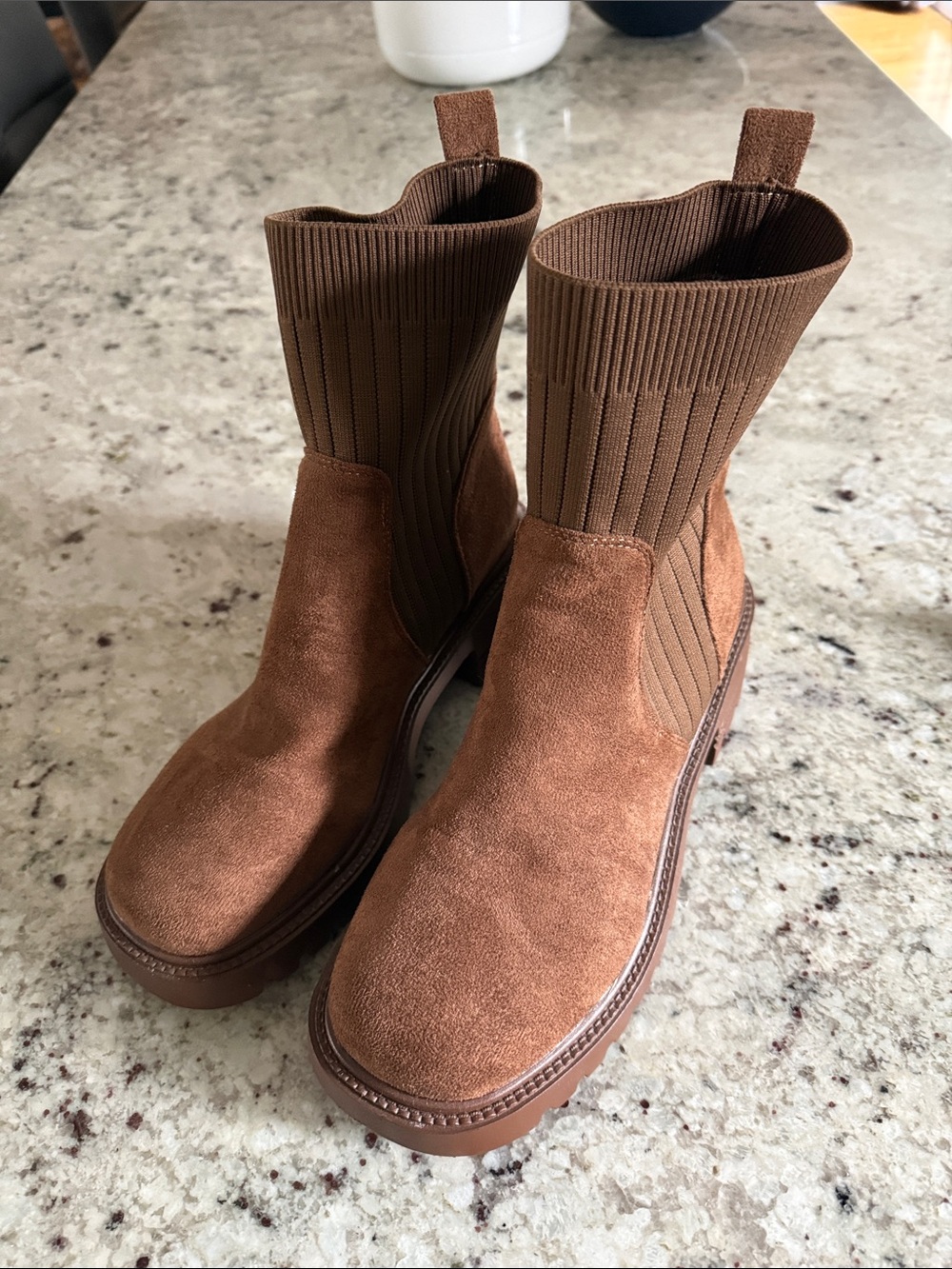 Women's Brown Suede Ribbed Chelsea Booties